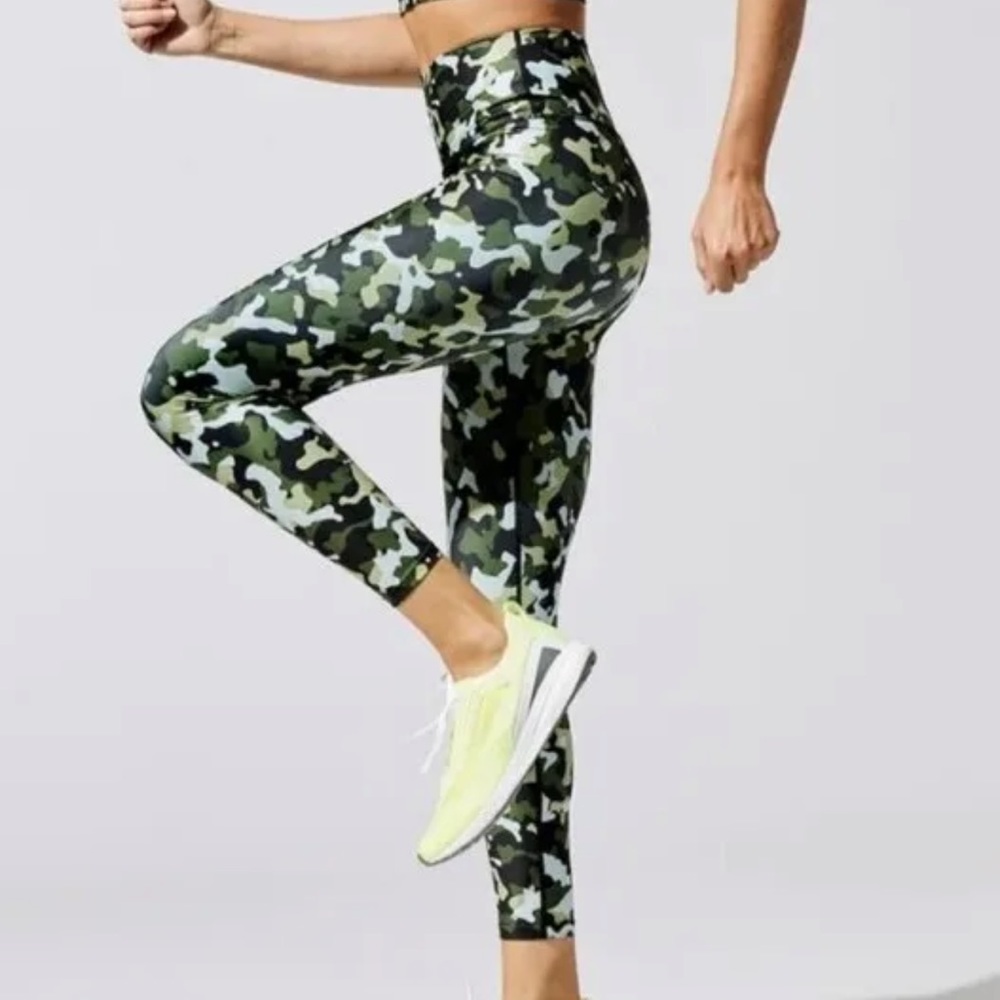 CARBON38 Green Camo High Rise Printed Leggings Size XS NWT